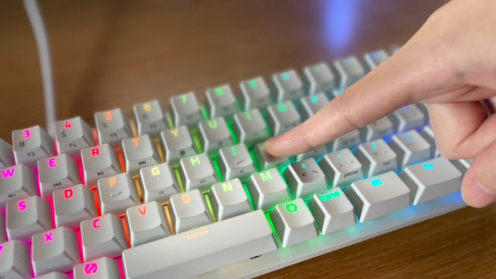 打鍵感・タイピング音・反応速度｜「スコスコ感」がクセになるリニアスイッチ