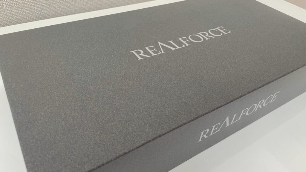 Realforce GX1 Keyboardの同梱物とデザイン
